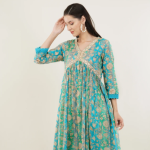 Alia cut top